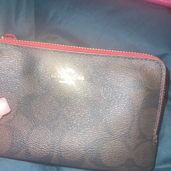 Coach wristlet - Picture 2 of 4